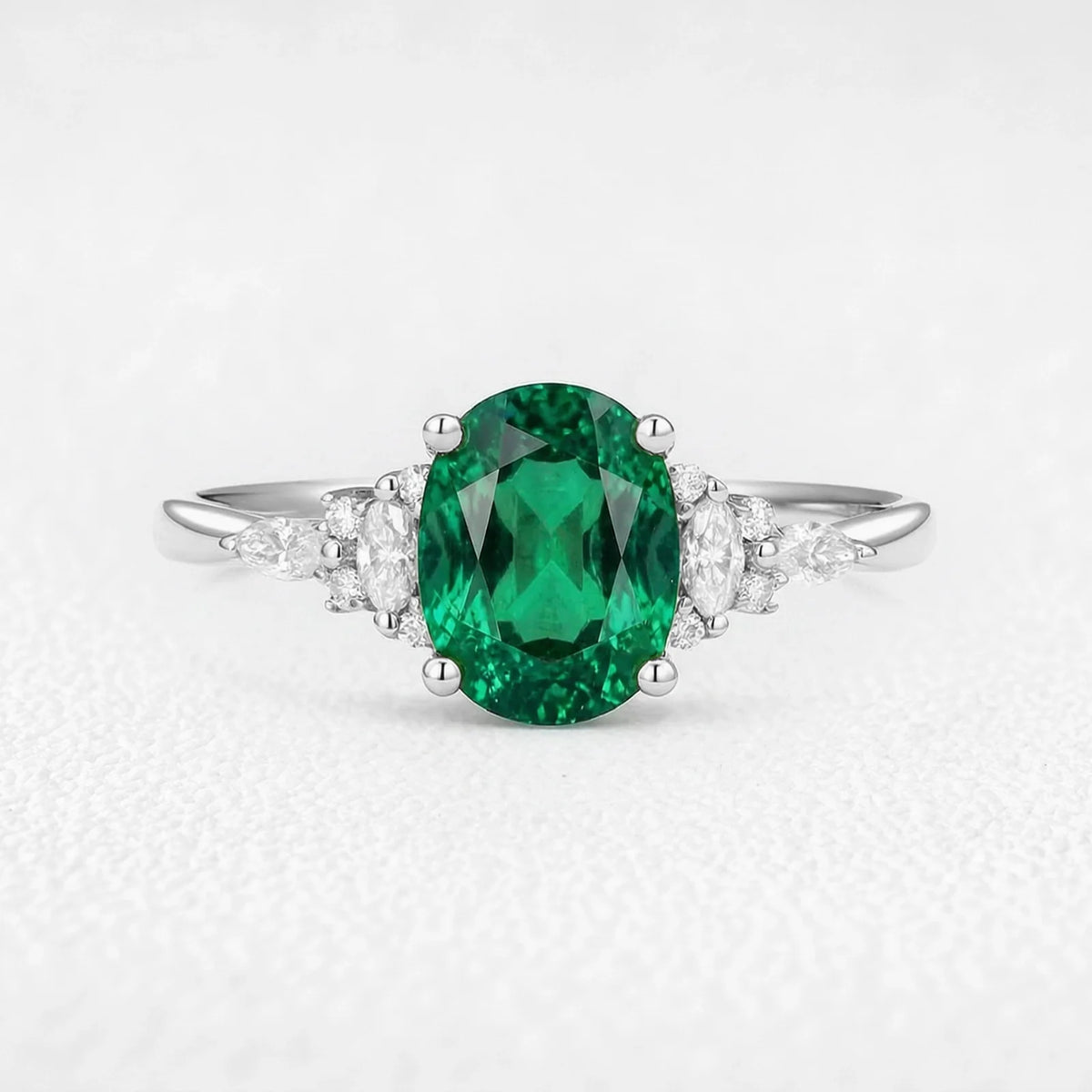 Isadora‘s Jardin | 1.5CT Classic Oval Emerald Engagement Ring