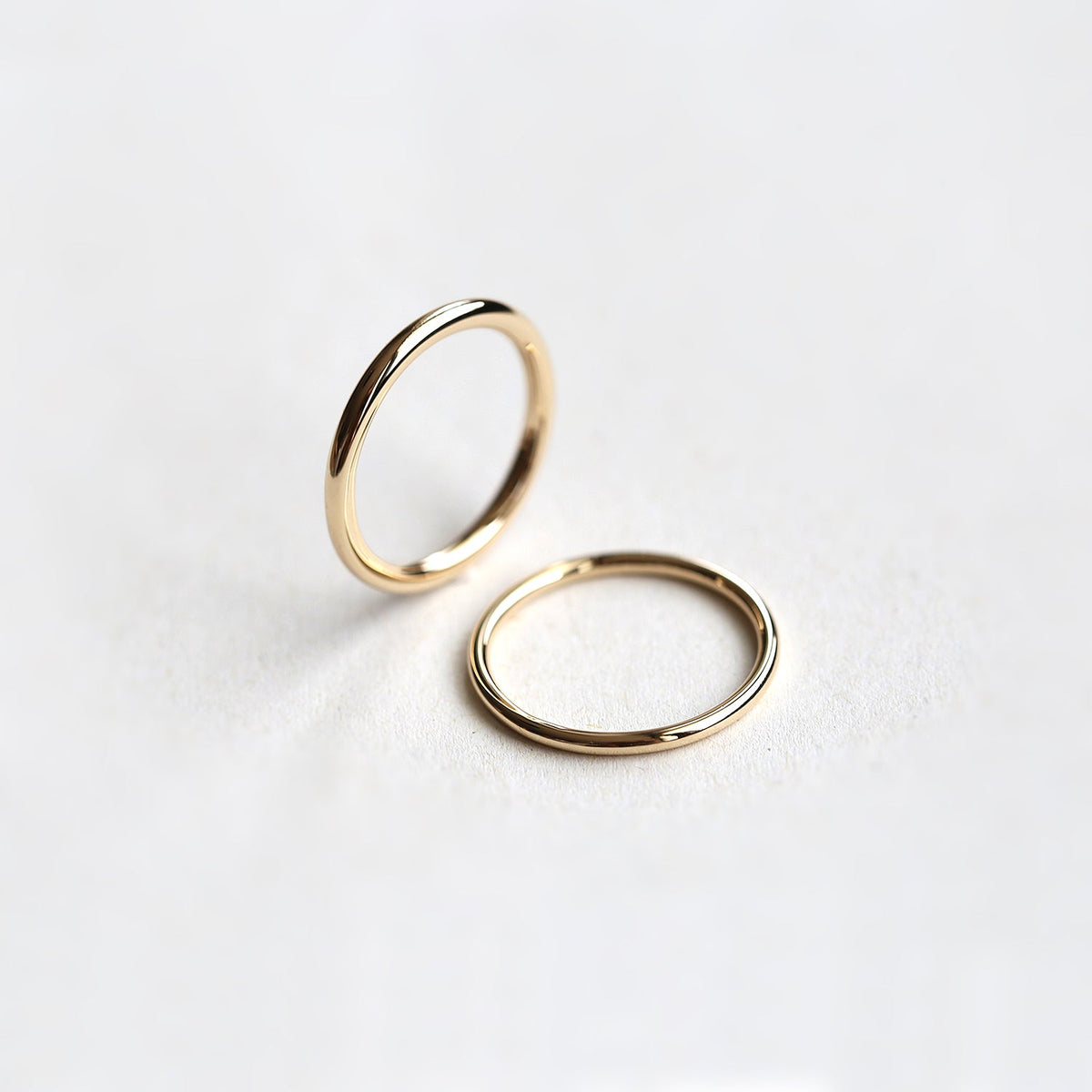 ESSENTIAL THICK GOLD BAND