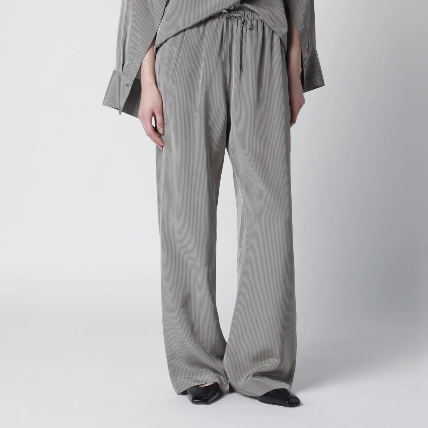 Róhe - Light grey wide striped trousers