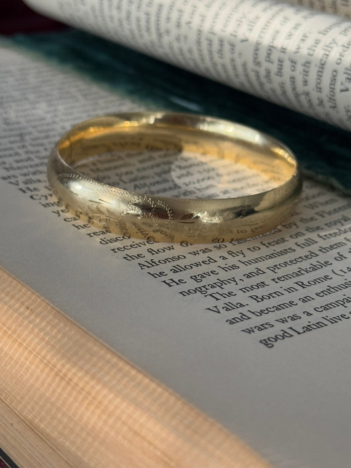 Vintage 14k Yellow Gold Engraved Bangle
