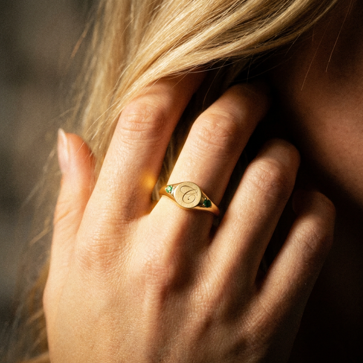 The Classic Round Signet Ring | Lab-Grown Emerald