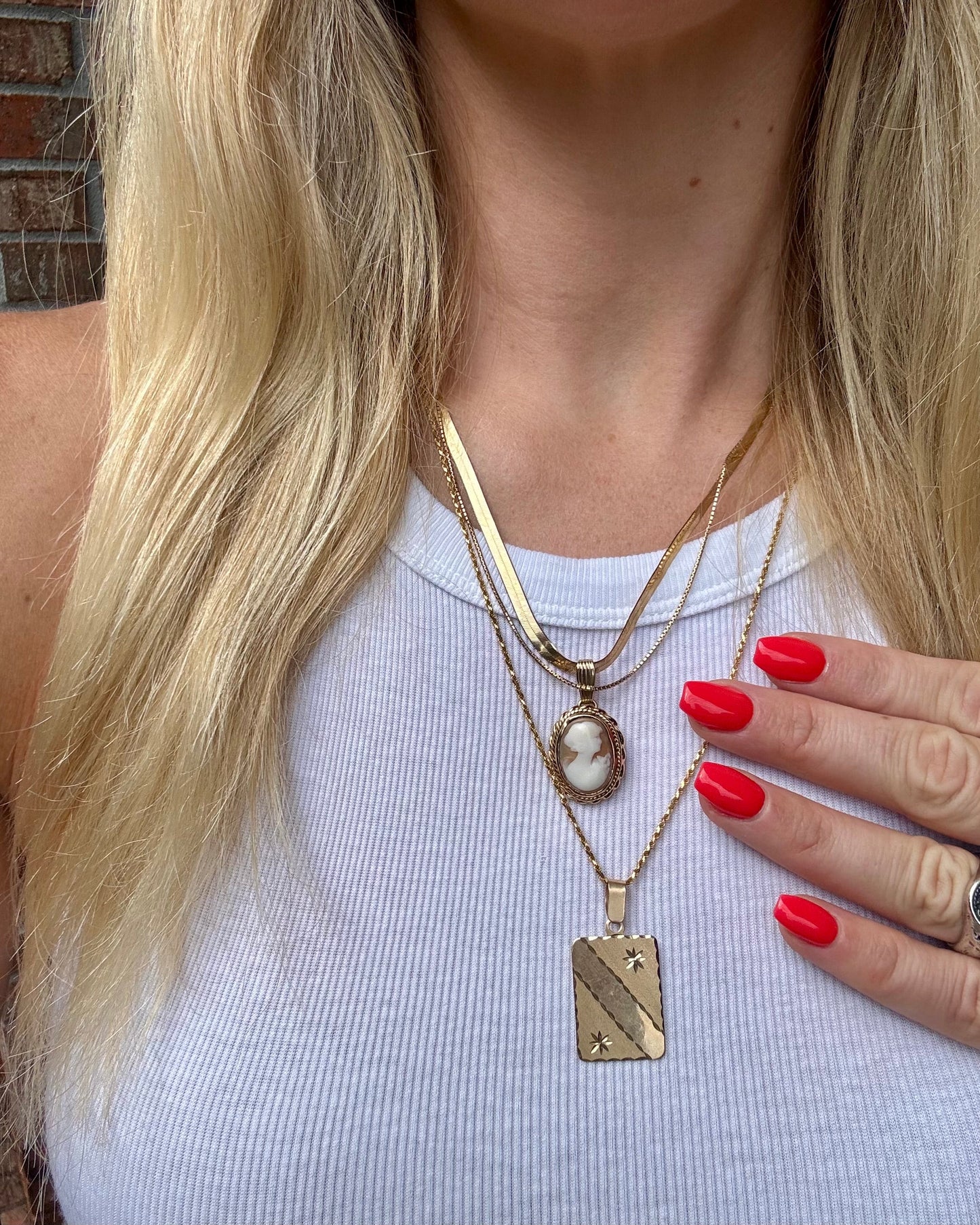 Vintage 14k Yellow Gold Cameo Pendant