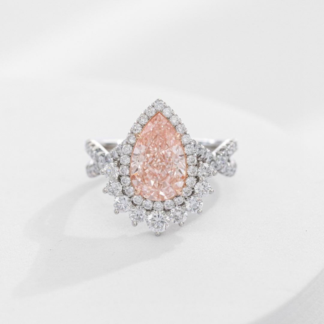 Sparkling Halo Design Pear Cut 4.0ct Engagement Ring In Sterling Silver