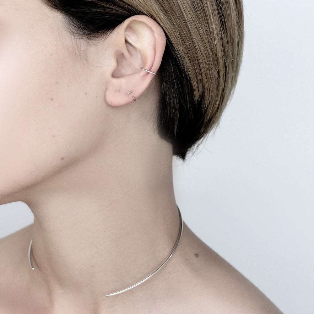 ESSENTIAL DASH SILVER HOOP EARRING