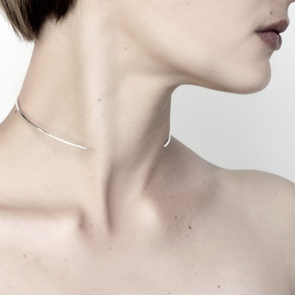 ESSENTIAL SILVER CHOKER NECKLACE