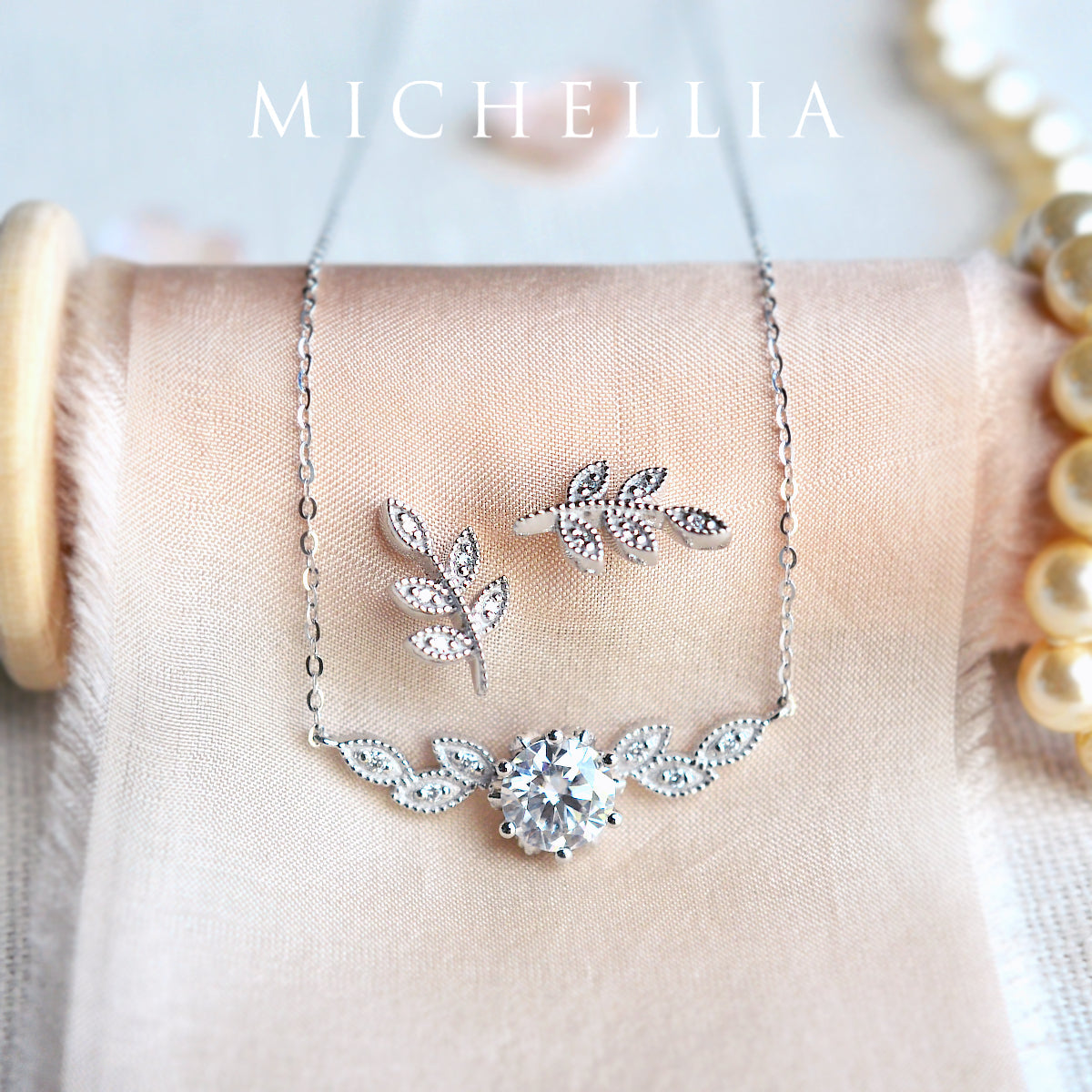 [Dahlia] Floral Leaf Necklace in Aquamarine