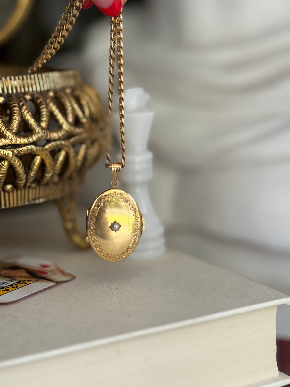 Vintage 18k Yellow Gold & Pearl Set Locket