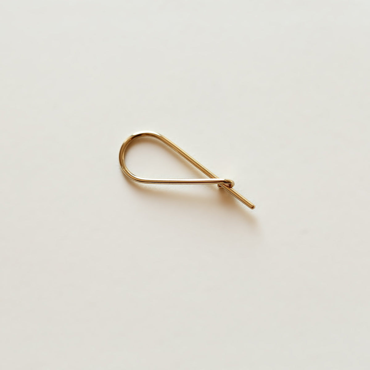 MEDIUM SAFETY PIN GOLD EARRING