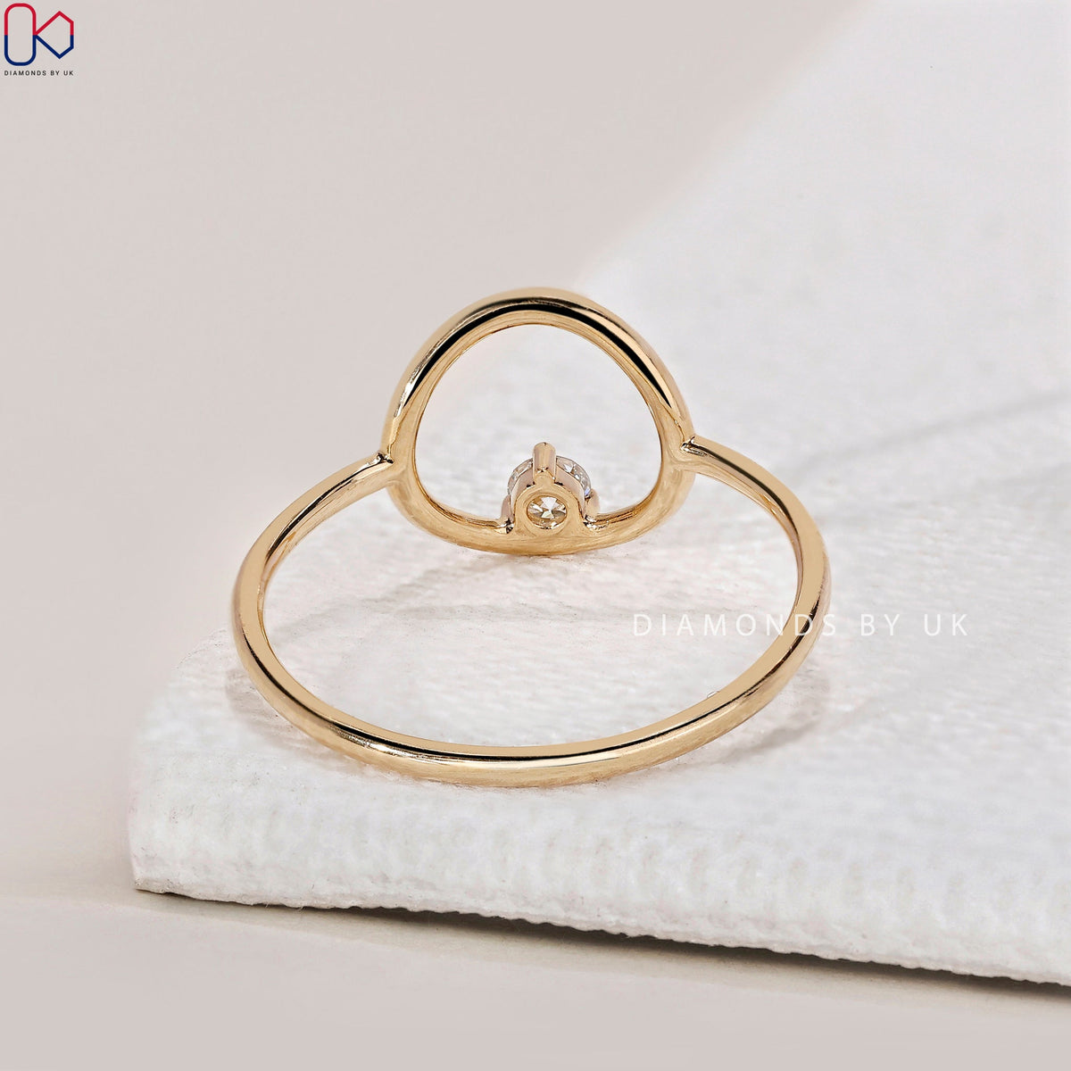 Round Diamond Open Circle Ring