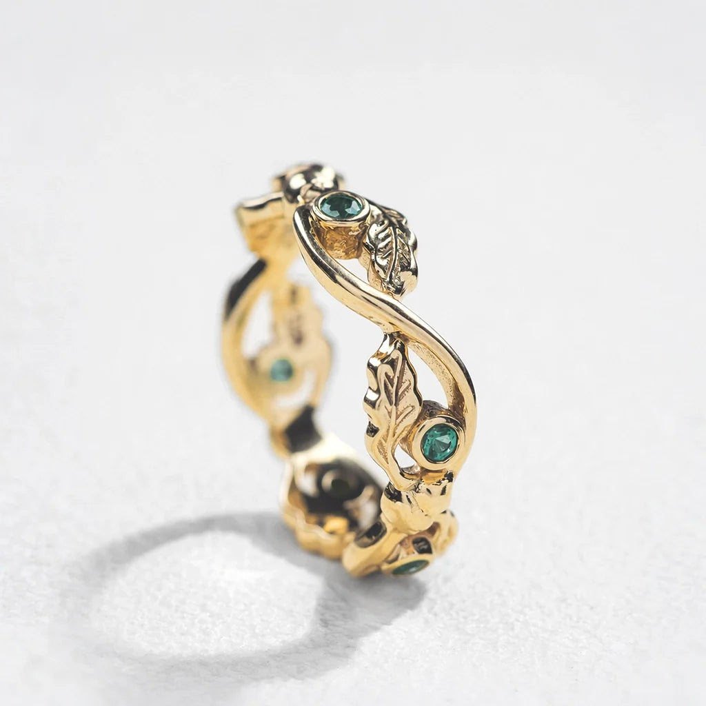 The Lacy Oak | Openwork Oak Leaves & Natural Emerald Women's Wedding Band