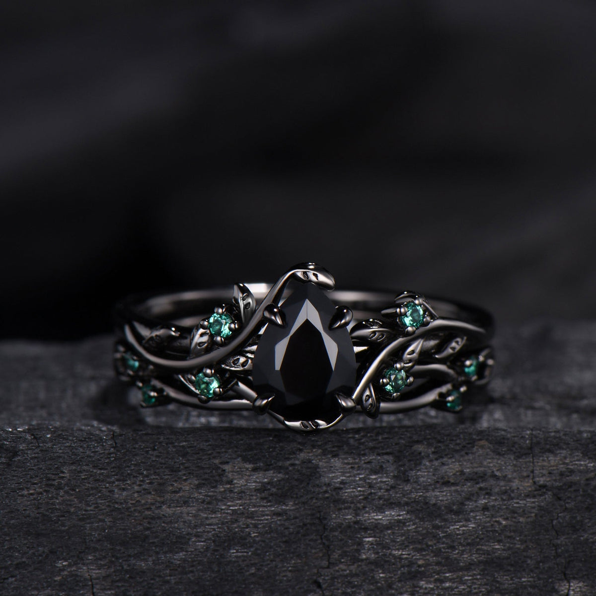 Pear shaped natural black onyx engagement ring set leaf design emerald gothic wedding set twig vine nature inspired emerald 2pcs bridal set