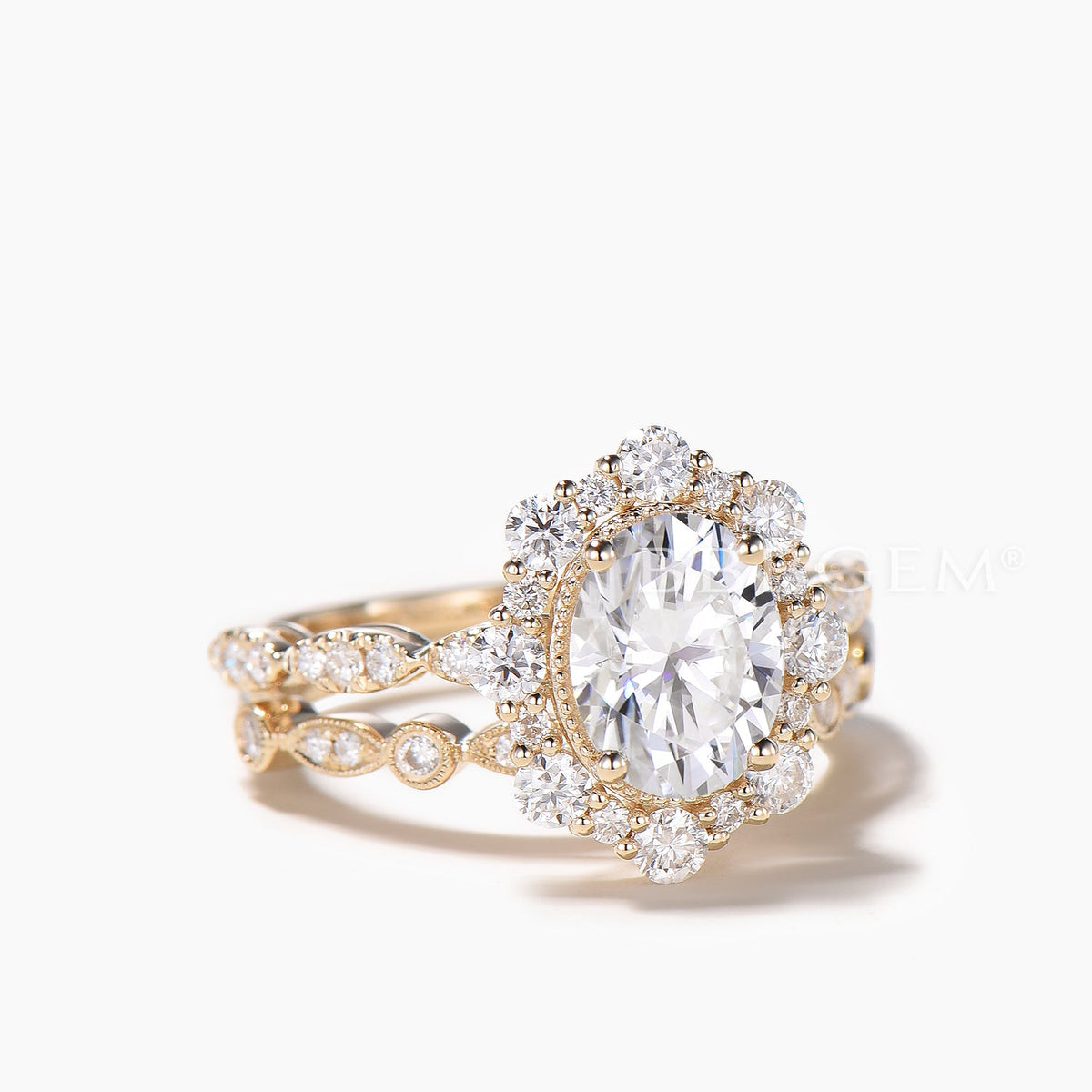 Oval Cut IGI Certificate Lab Grown Diamond Bridal Set Diamond Halo Engagement Ring