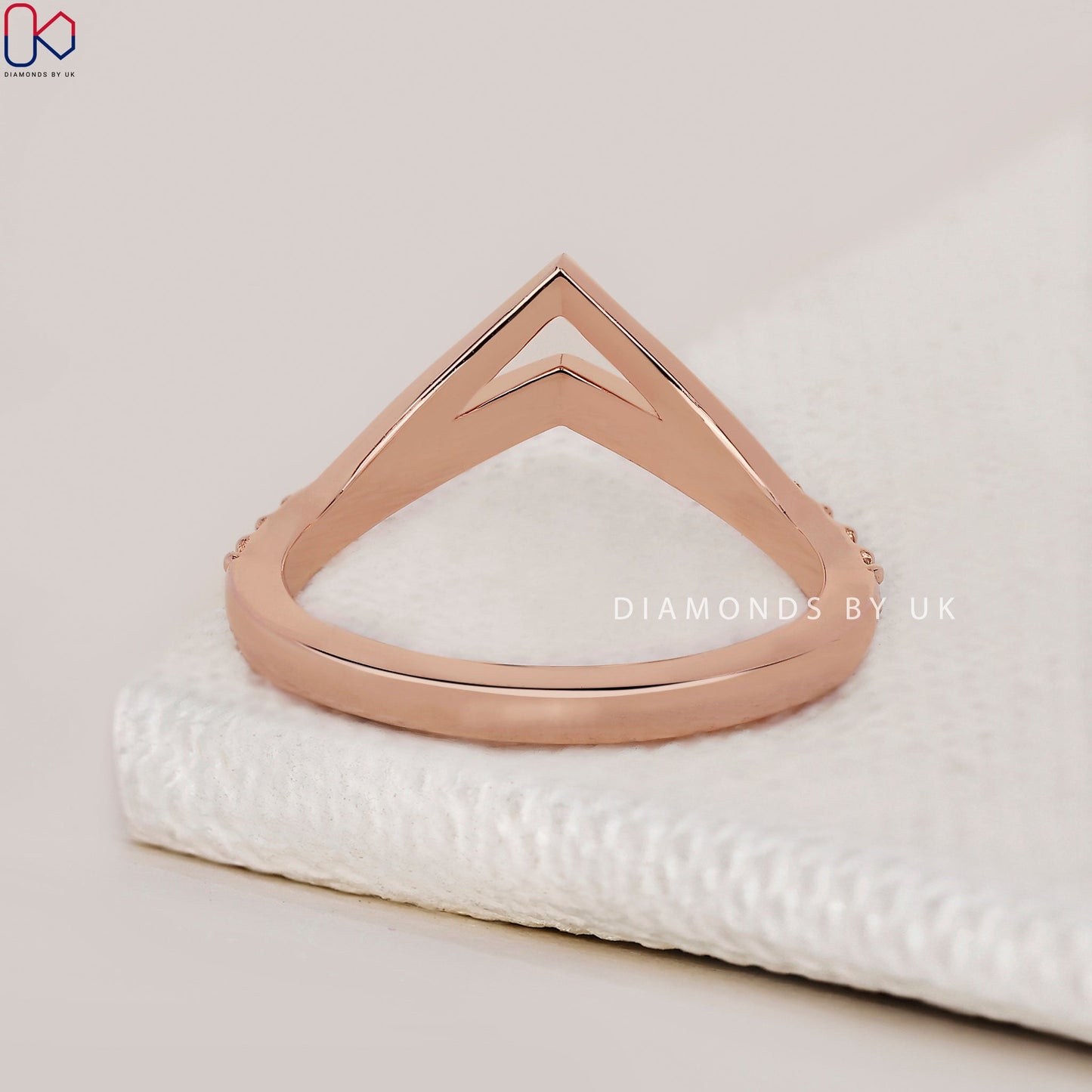 V Shaped Wedding Featuring With Round Diamond