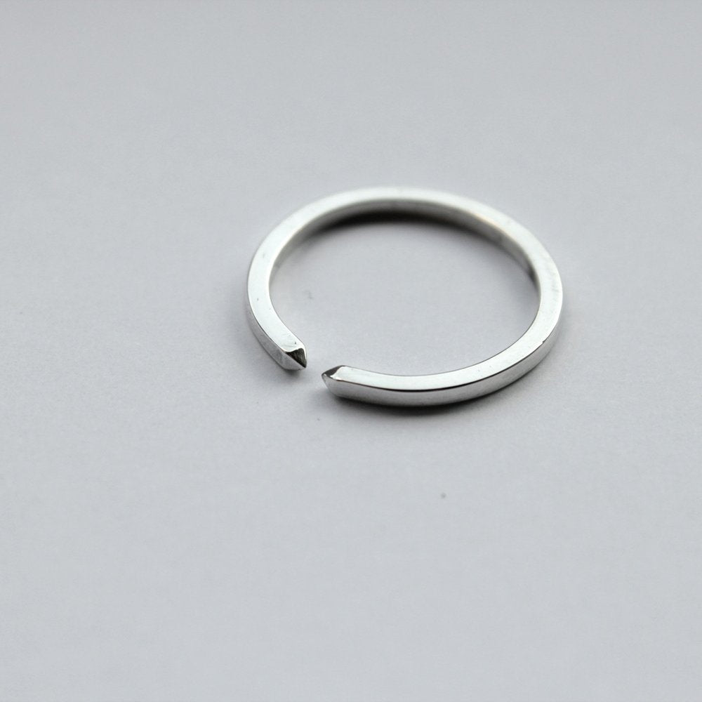 TWO CLOSE RING