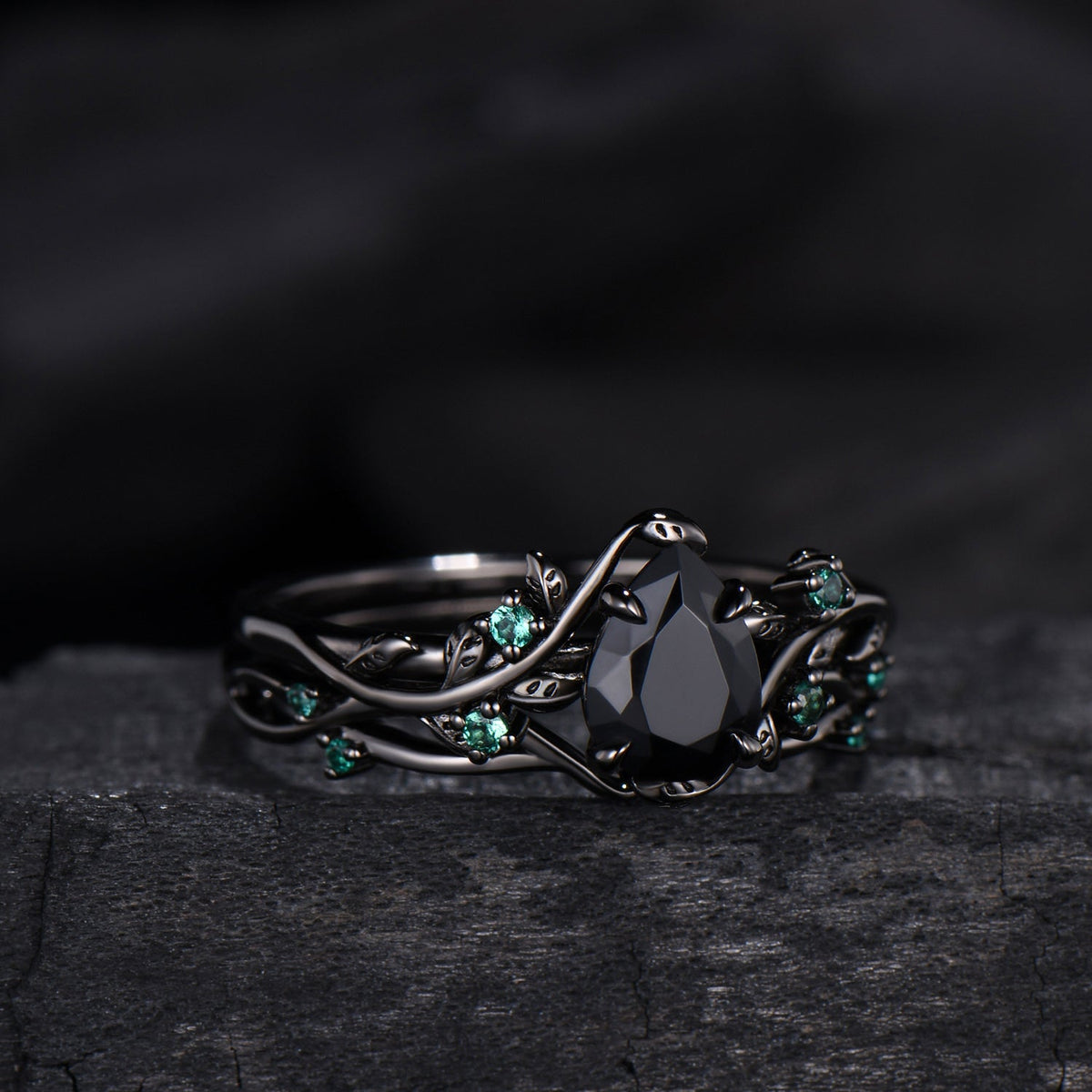 Pear shaped natural black onyx engagement ring set leaf design emerald gothic wedding set twig vine nature inspired emerald 2pcs bridal set