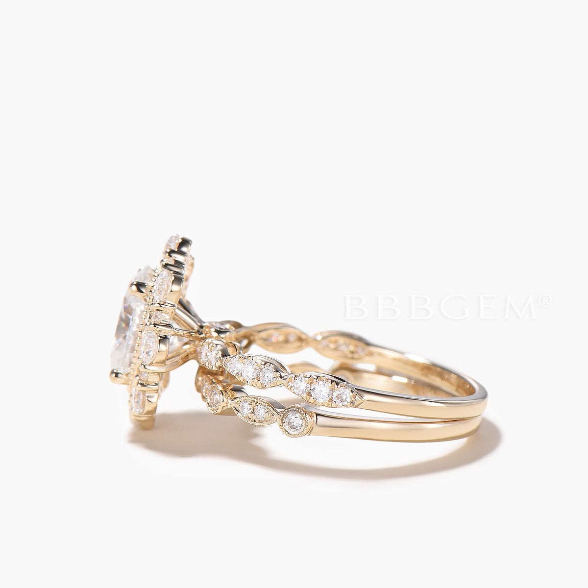 Oval Cut IGI Certificate Lab Grown Diamond Bridal Set Diamond Halo Engagement Ring