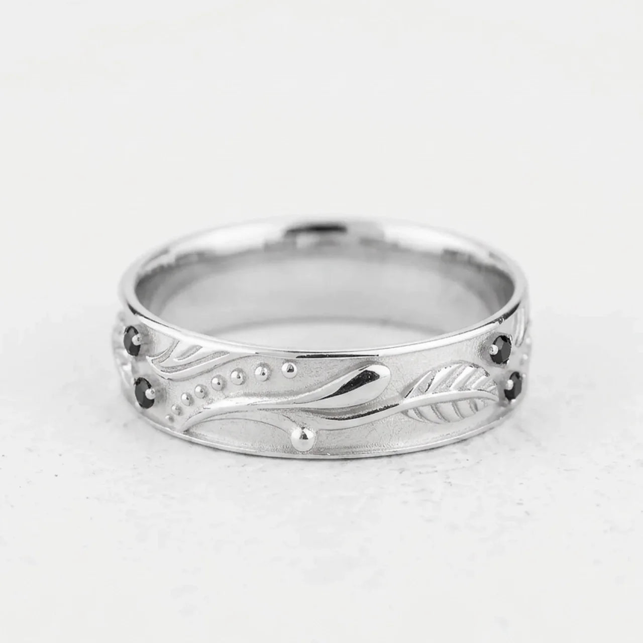 Olive Shade | Men’s Wedding Band with Black Sapphire