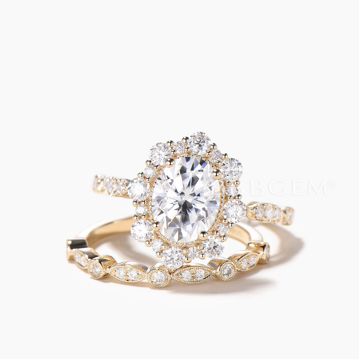 Oval Cut IGI Certificate Lab Grown Diamond Bridal Set Diamond Halo Engagement Ring