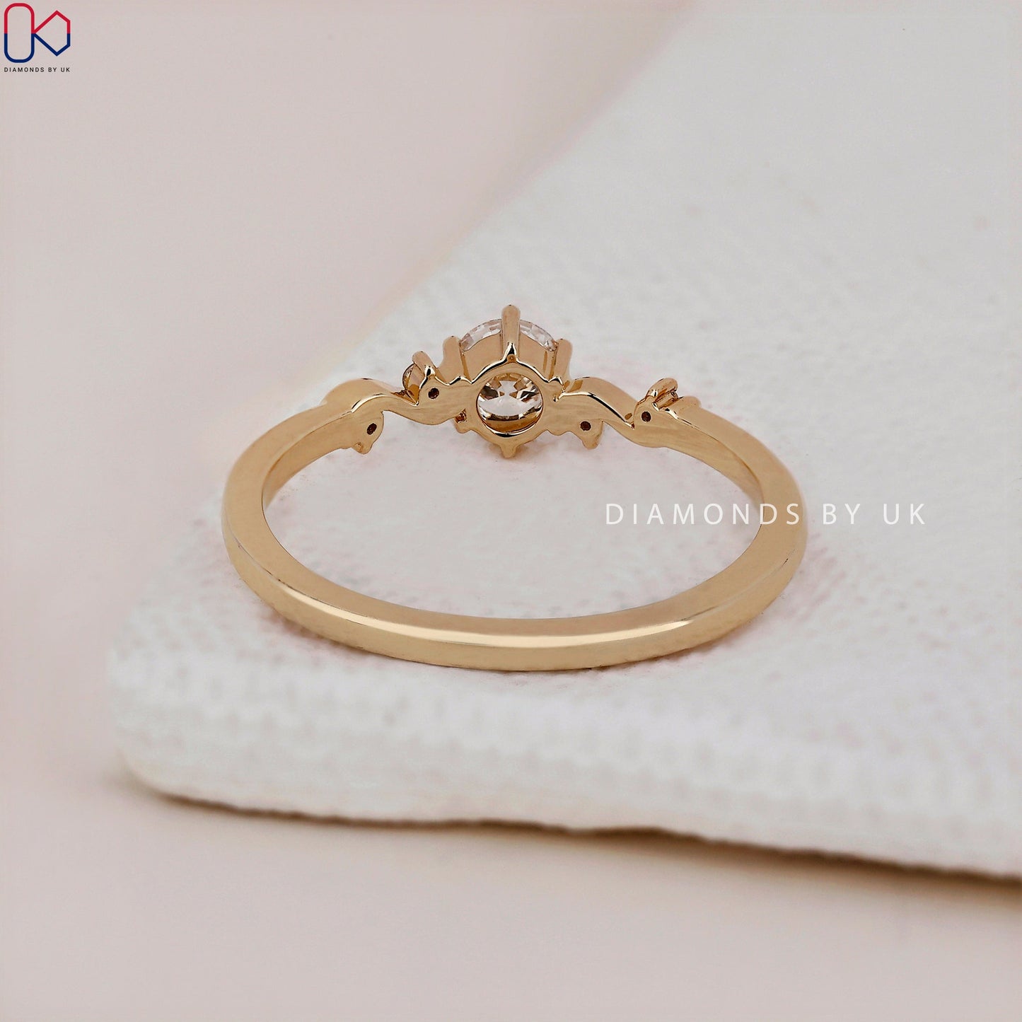 Lab Grown Diamond Ring - Round Cut