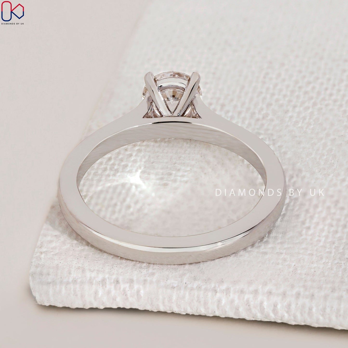 Solitaire Engagement Ring - Round Cut Diamond