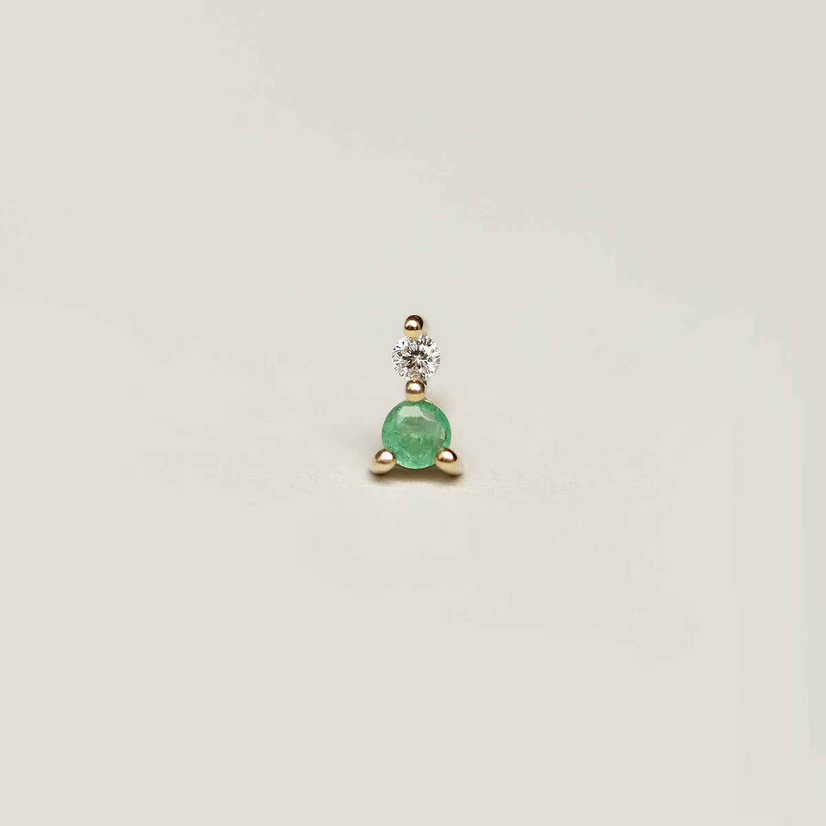 EMERALD AND DIAMOND STUD