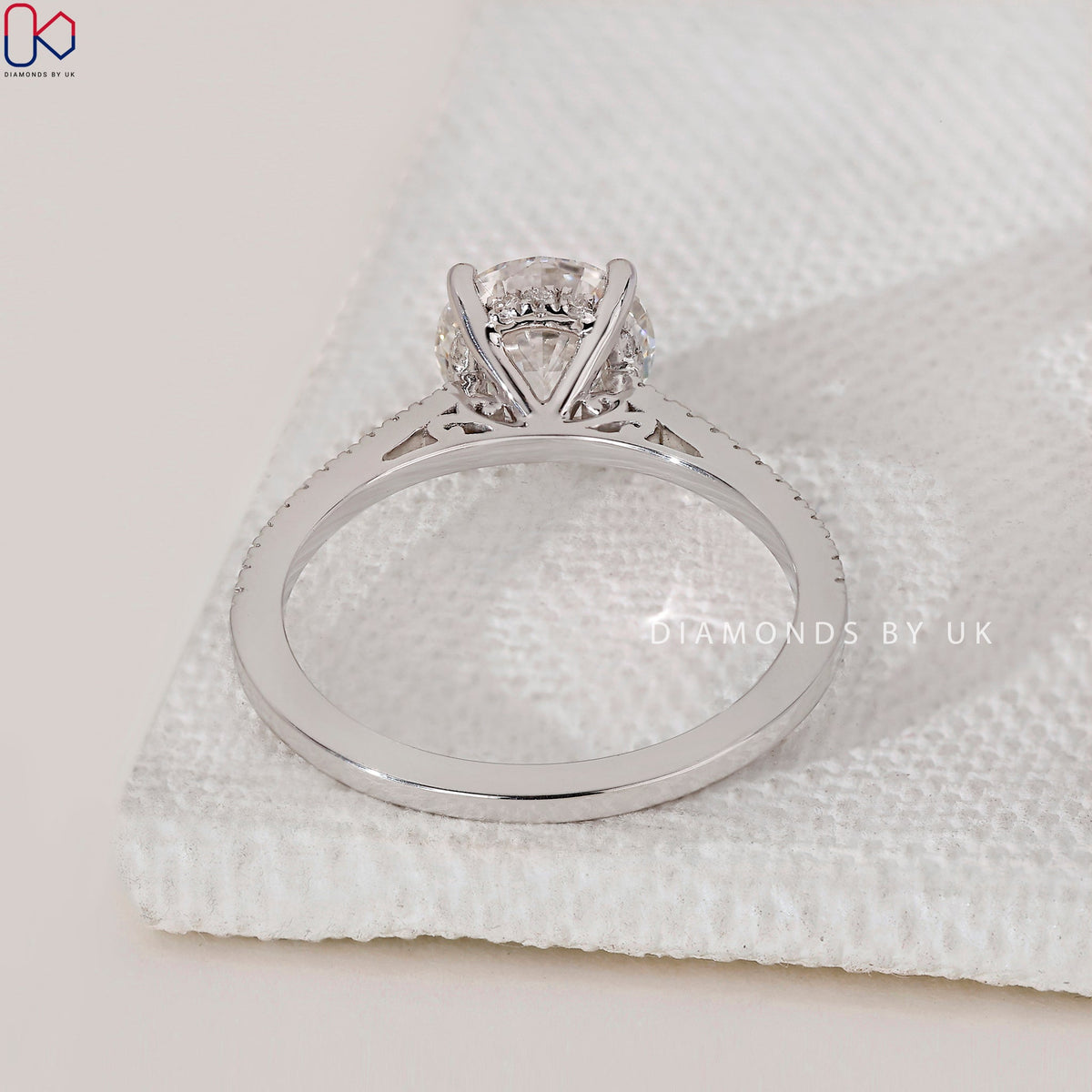 Round Cut Diamond Pave Setting Ring