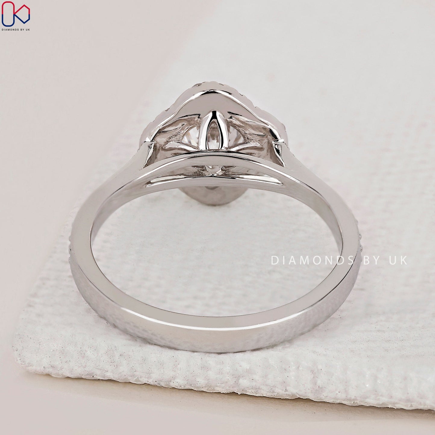 Round Brilliant Cut Diamond Ring - Twisted Halo
