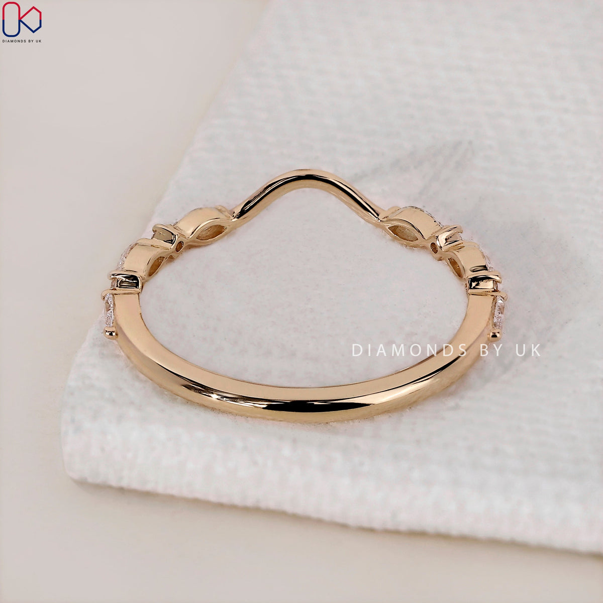 Curved Diamond Wedding Band – Yellow Gold