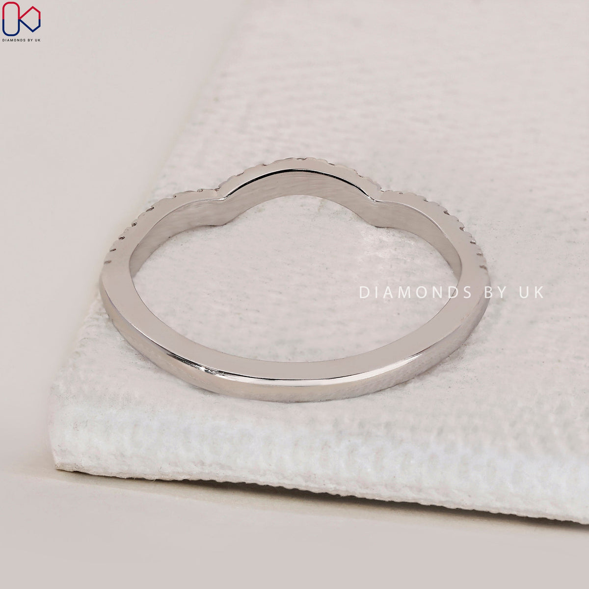 Curved Diamond Wedding Band – Round Diamonds