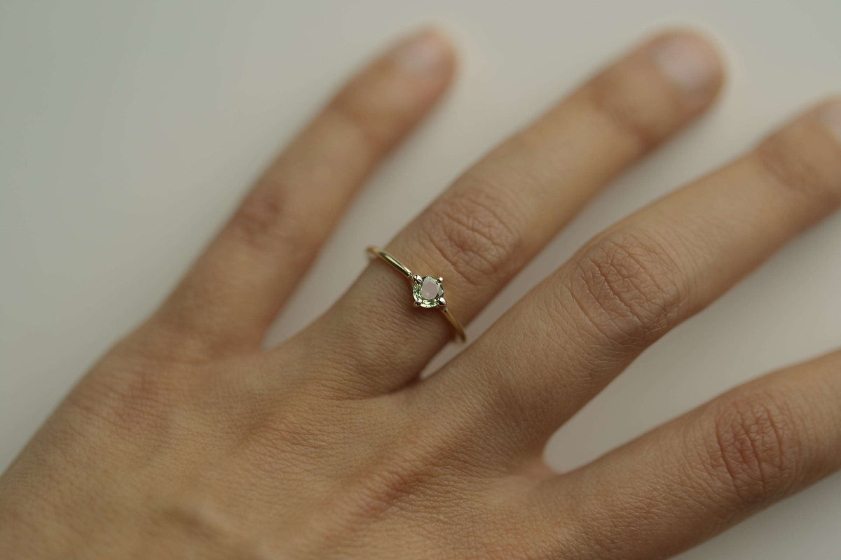 GREEN SAPPHIRE SOLITAIRE RING