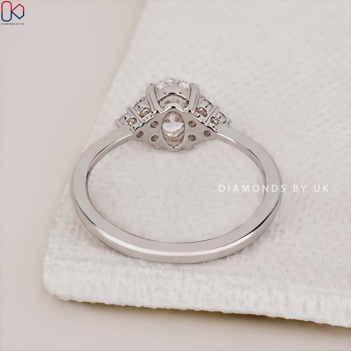 Oval Diamond Engagement Ring - Muse Setting