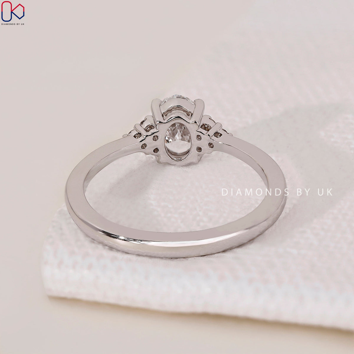 Oval Cut Diamond Ring - Muse Setting
