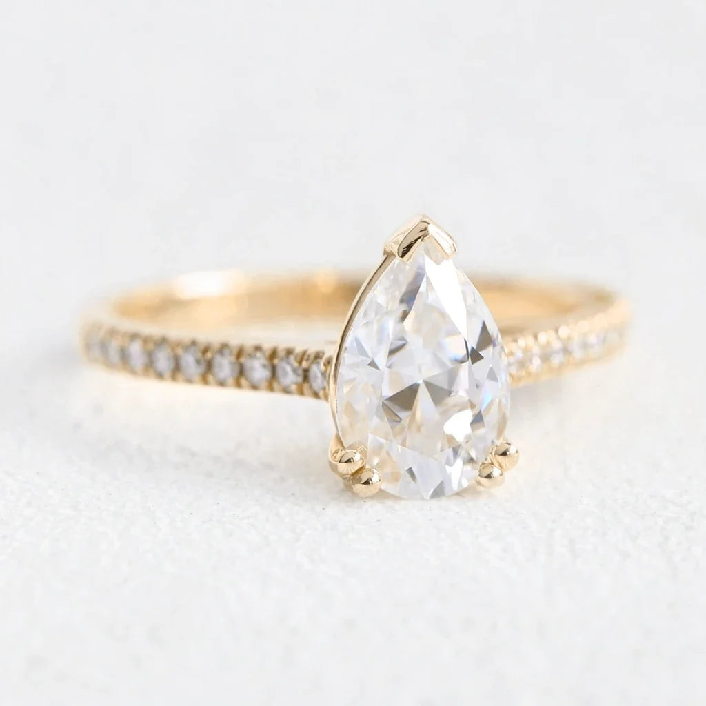 Grace’s Crown | Pear Lab Diamond Solitaire Bridal Set 2pcs