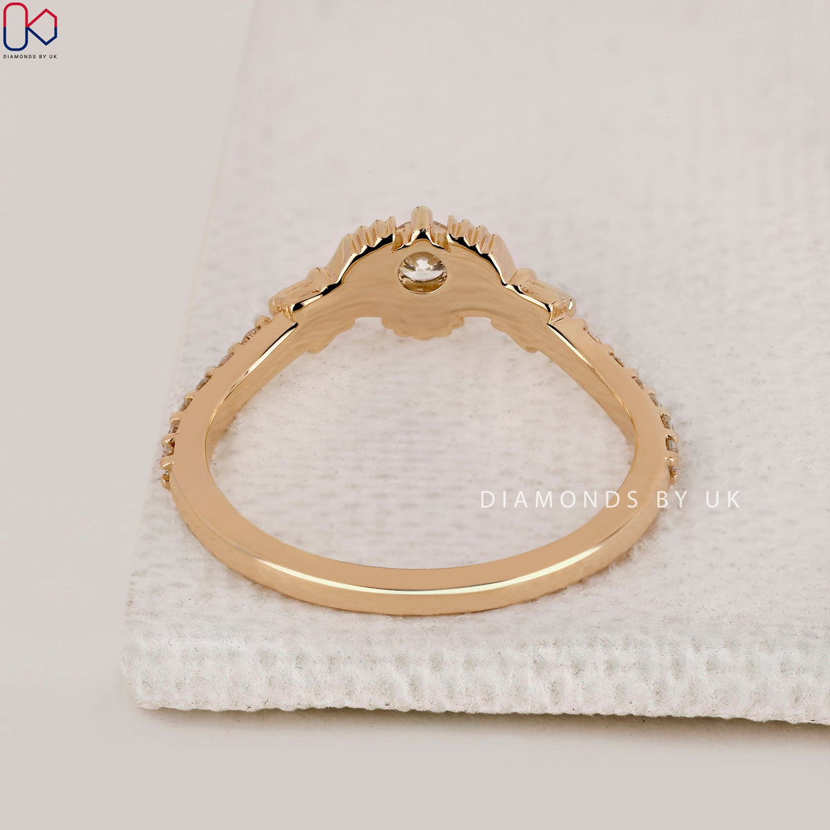 Claddagh Engagement Ring With Round Diamond