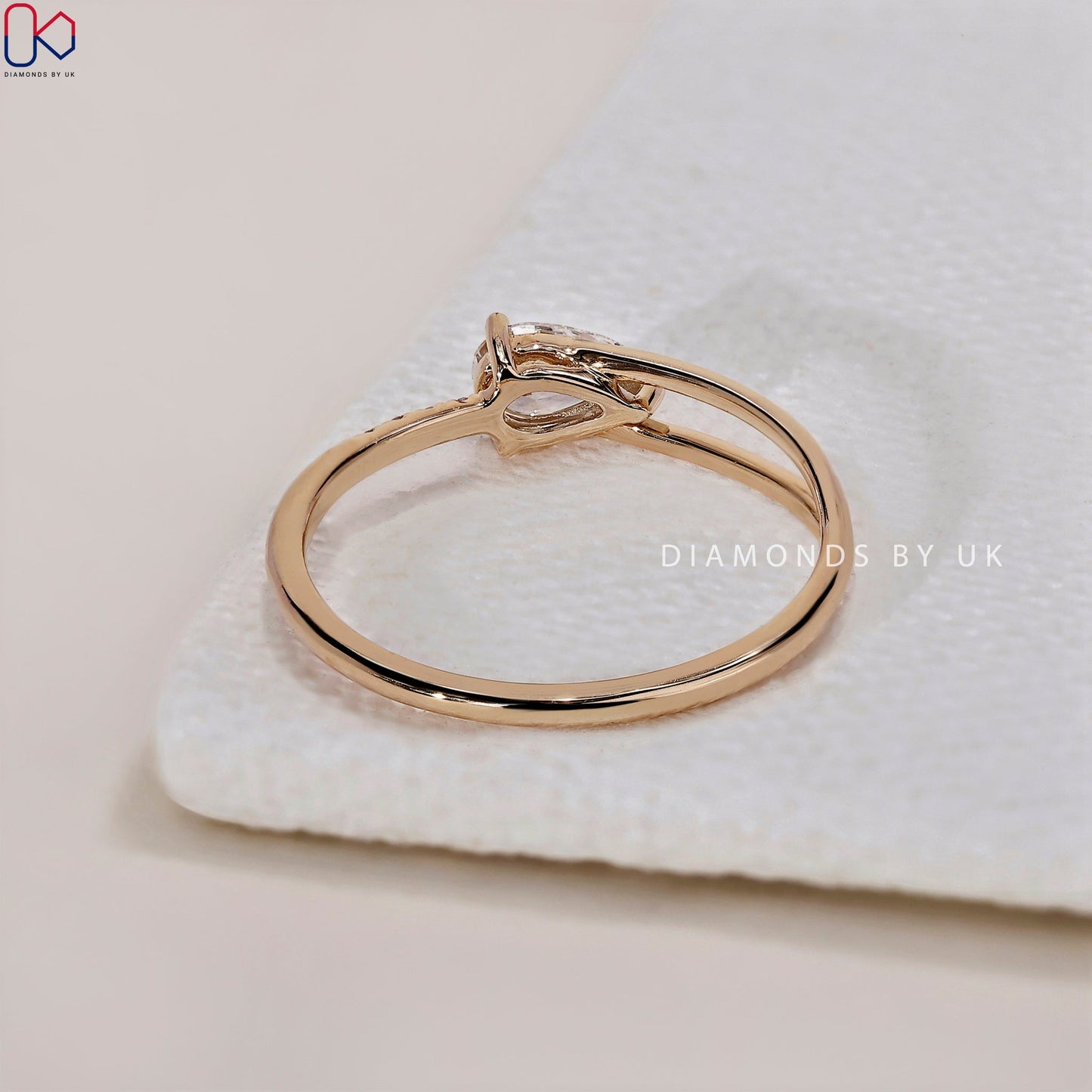 Pear Shaped Diamond Ring – Yellow Gold