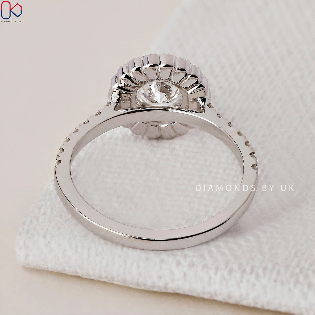 Round Cut Halo Diamond Engagement Ring