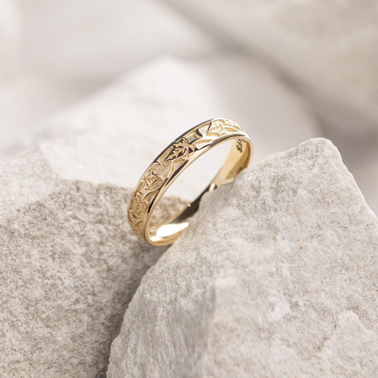 Atlas Vine | Ivy Classic Engraved Men's Wedding Band