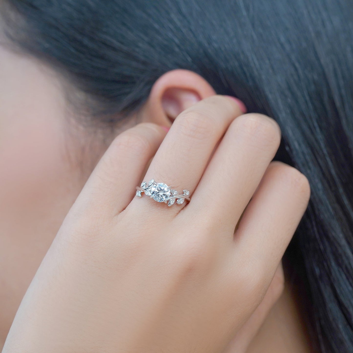 1.05 ct Round Lab Diamond Vine Design Leaf Engagement Ring