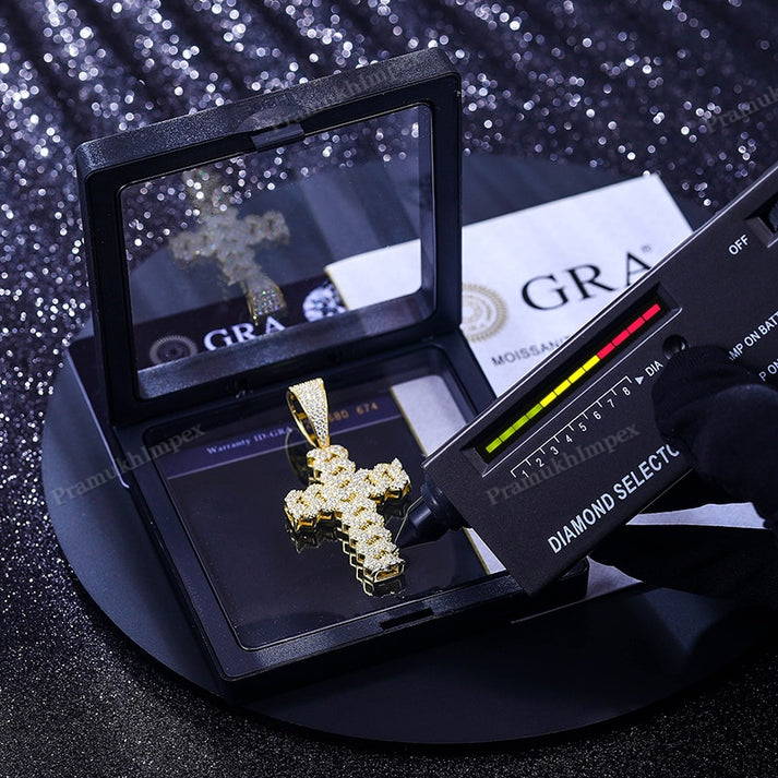 S925 Moissanite Cuban Prong Cross Pendant