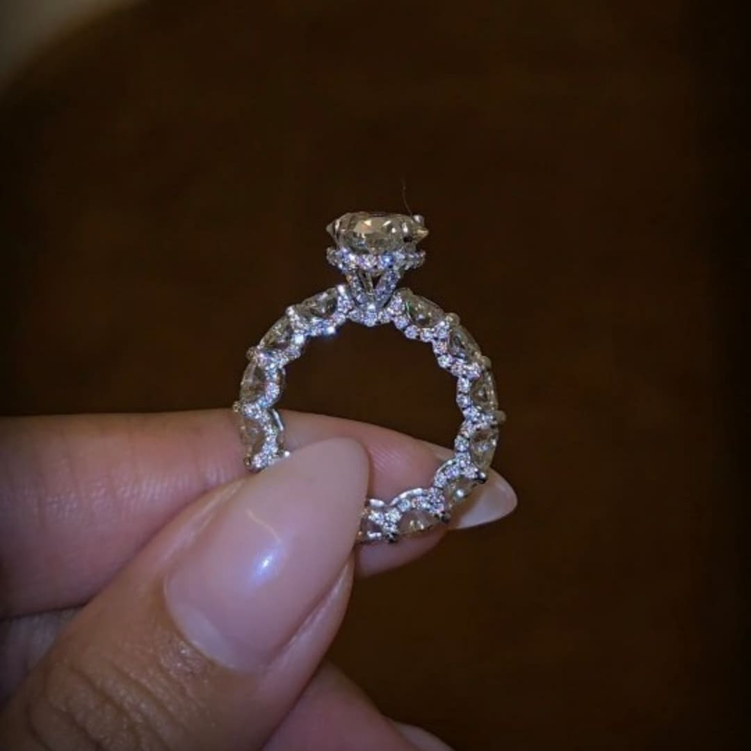 Dreamlike Oval Cut 5.0ct Engagement Ring In Sterling Silver