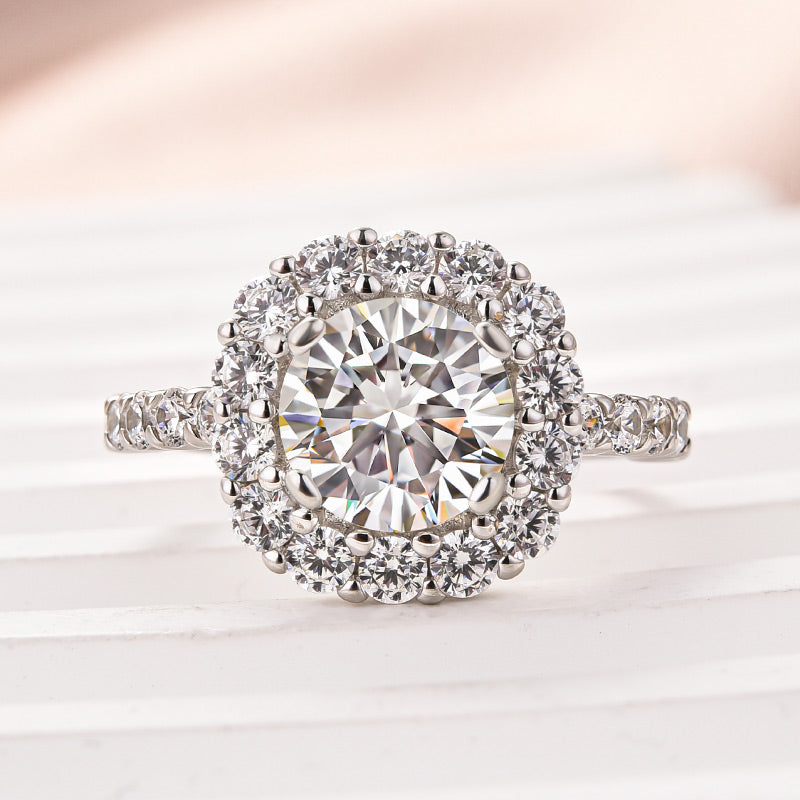 Elegant Solarii Moissanite 2.0ct Round Cut 925 Sterling Silver Halo Design Engagement Ring