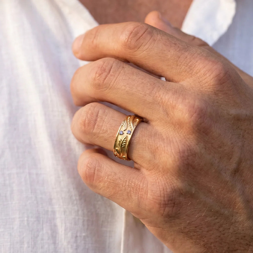 Callisto Dew | Sapphire-Dotted Vine Men's Wedding Band