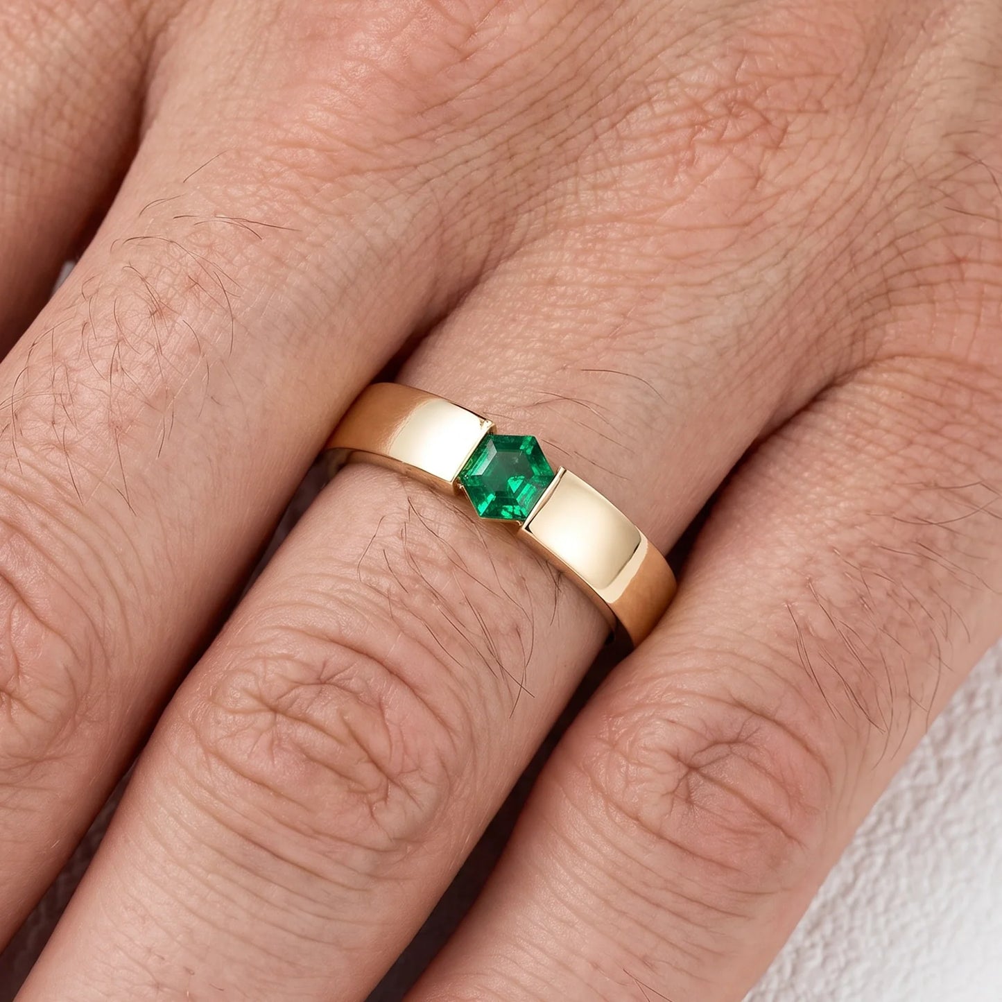 Arthur’s Legacy | Hexagon Emerald Tension Set Men‘s Band
