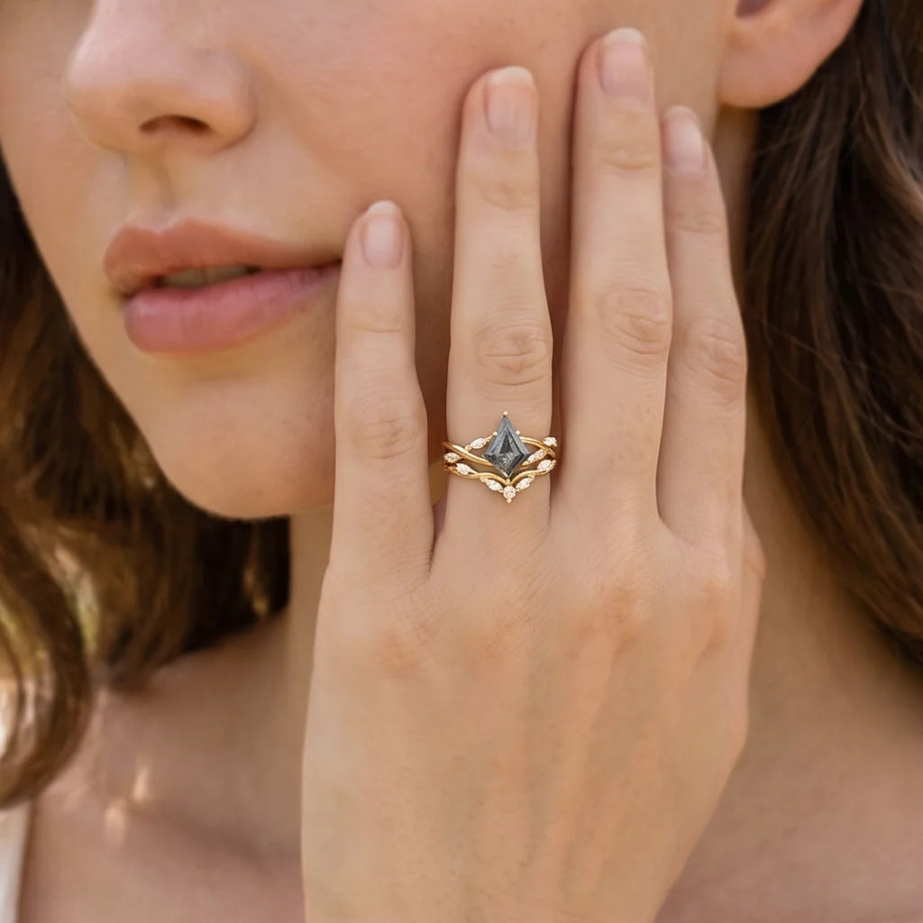 Isadora’s Drift | 1CT Kite Cut Salt & Pepper Diamond Bridal Set 2pcs