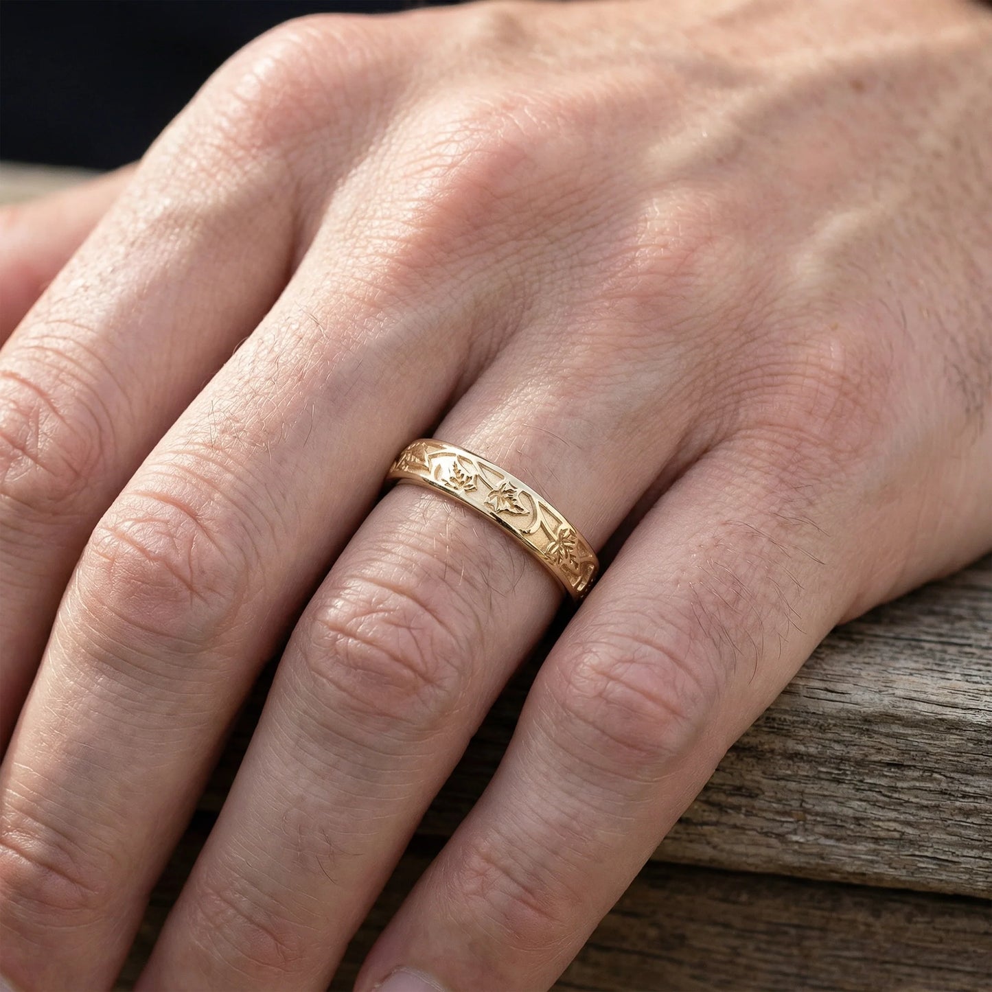 Atlas Vine | Ivy Classic Engraved Men's Wedding Band