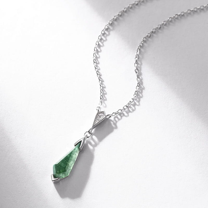 The Aurora Kite â€?Kite-Cut Green Moss Agate Necklace