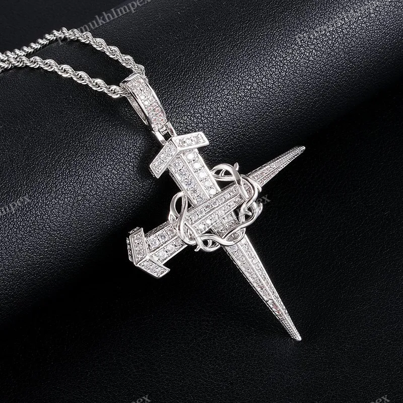 Antique Design Cross and Thorns Pendant In 925 Silver VVS Moissanite