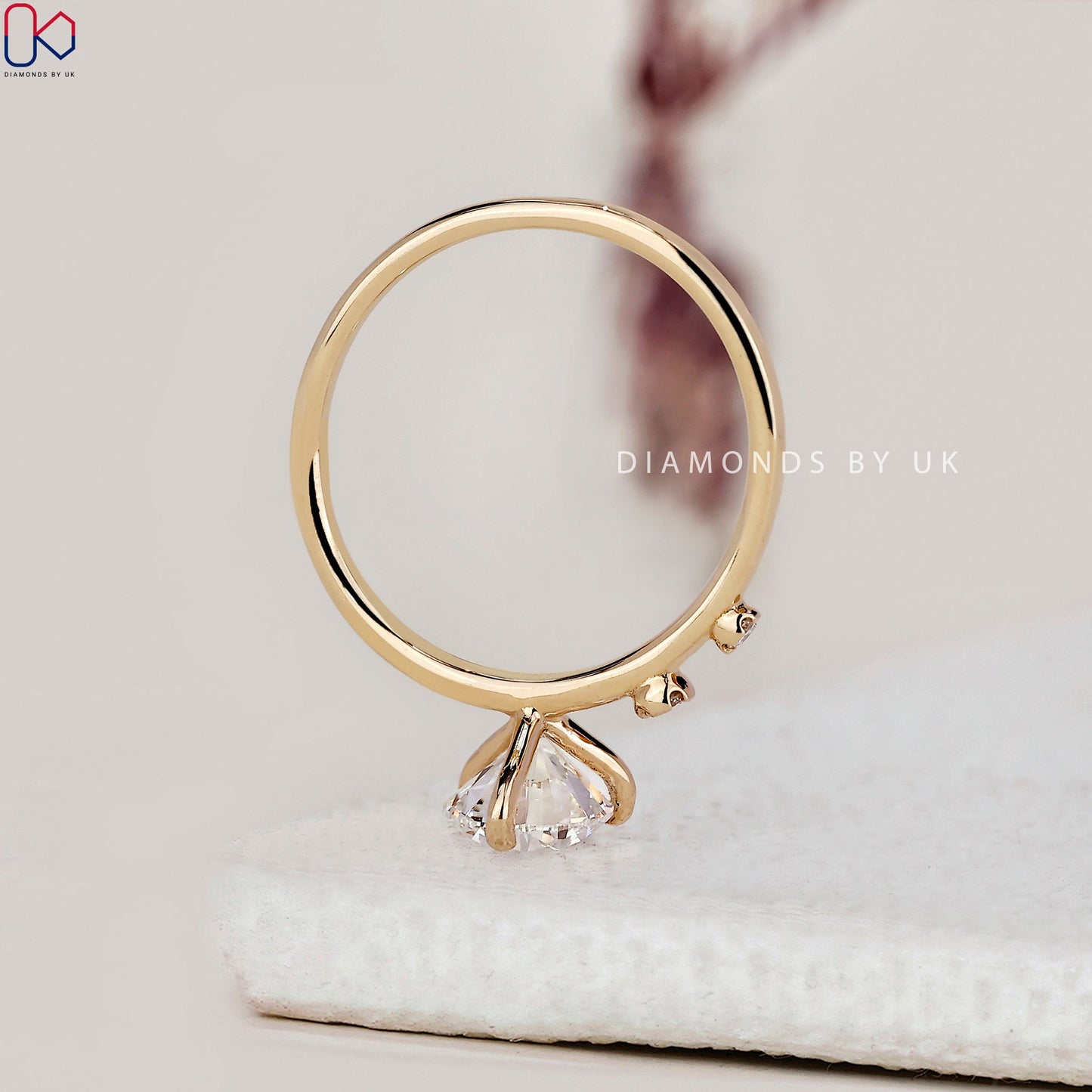 Round Diamond 3 Stone Engagement Ring