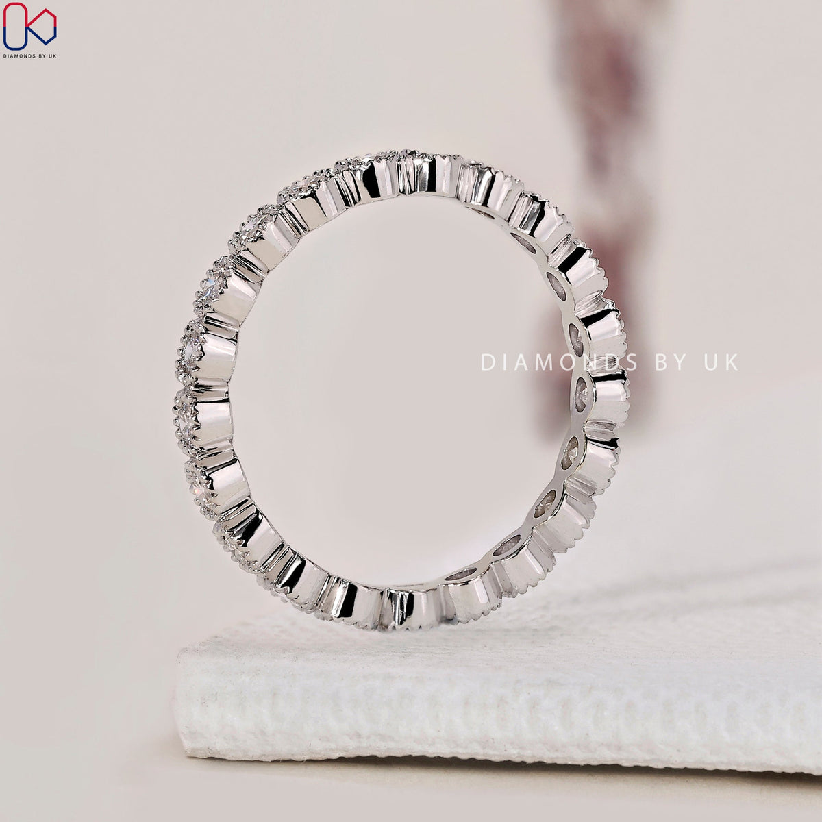 Milgrain Wedding Band – Round Diamonds