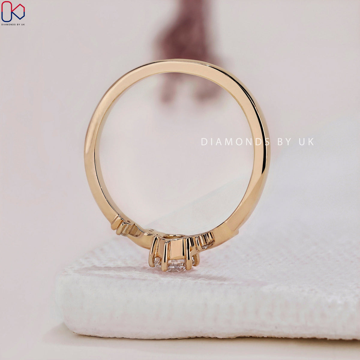 Lab Grown Diamond Ring - Round Cut